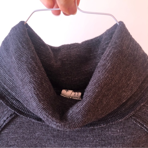 ❤️Free People We The Free Split Back Grey Turtleneck Sweater Back Slit Small P - Picture 7 of 13